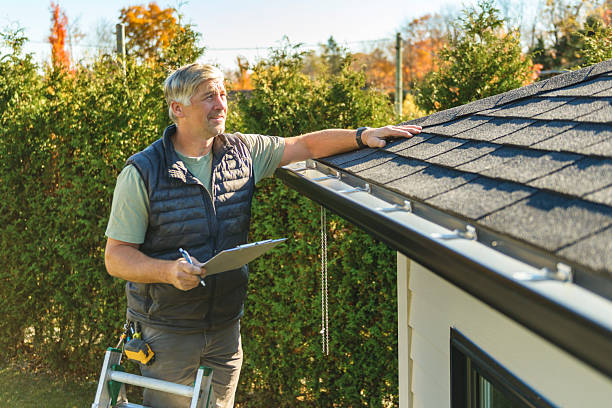 Professional Roofing technician working in Willis, MI